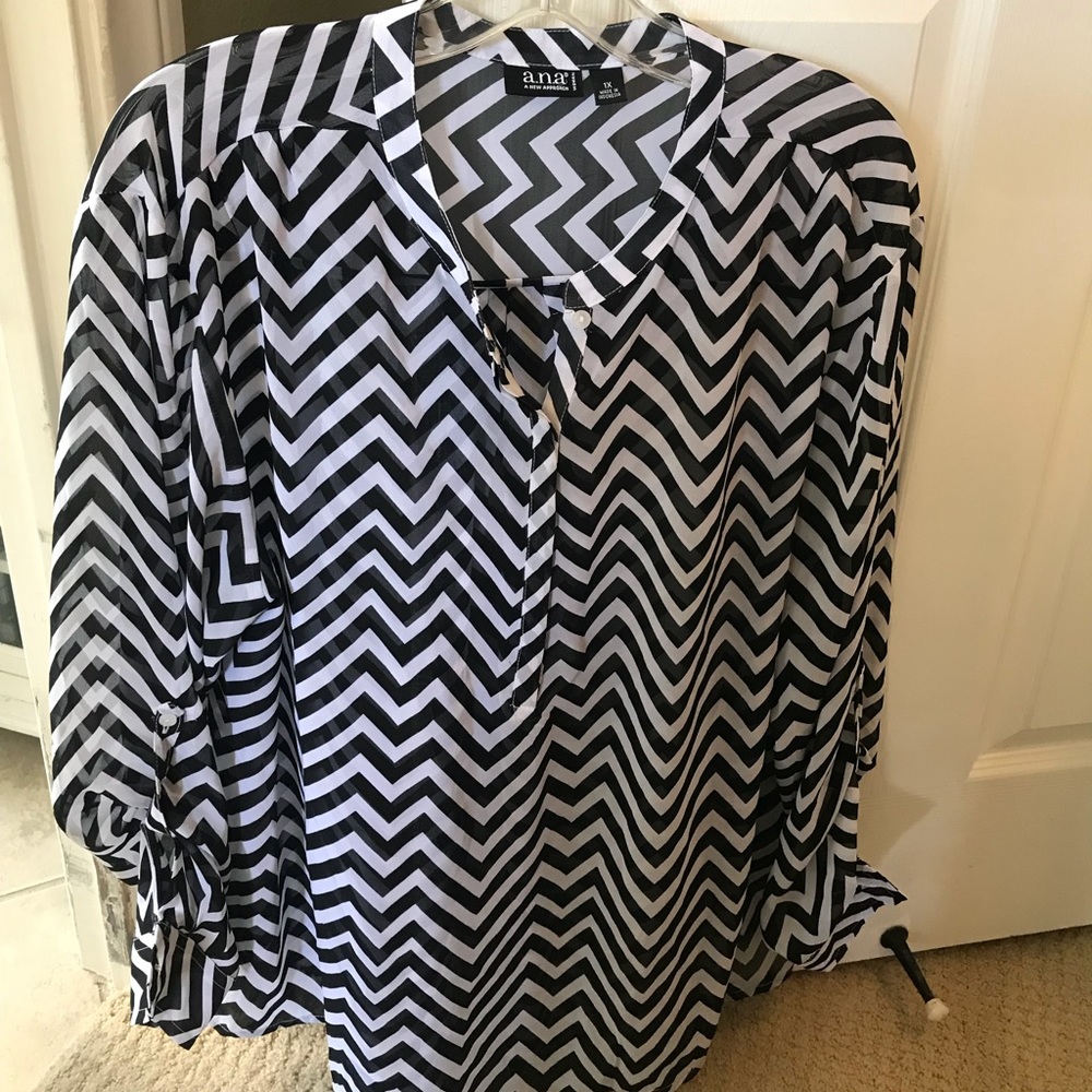 Lightweight long sleeve career blouse